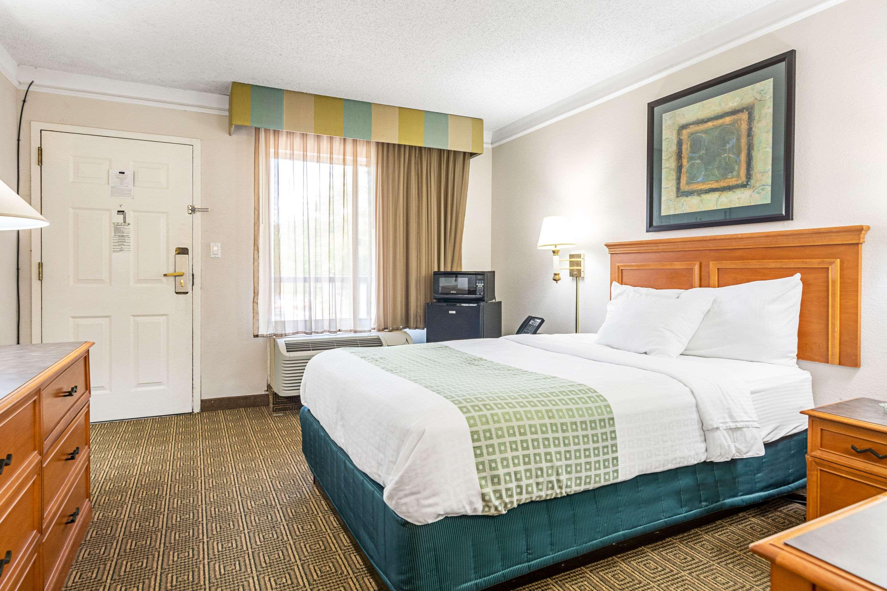 Rodeway Inn Huntsville Ngoại thất bức ảnh